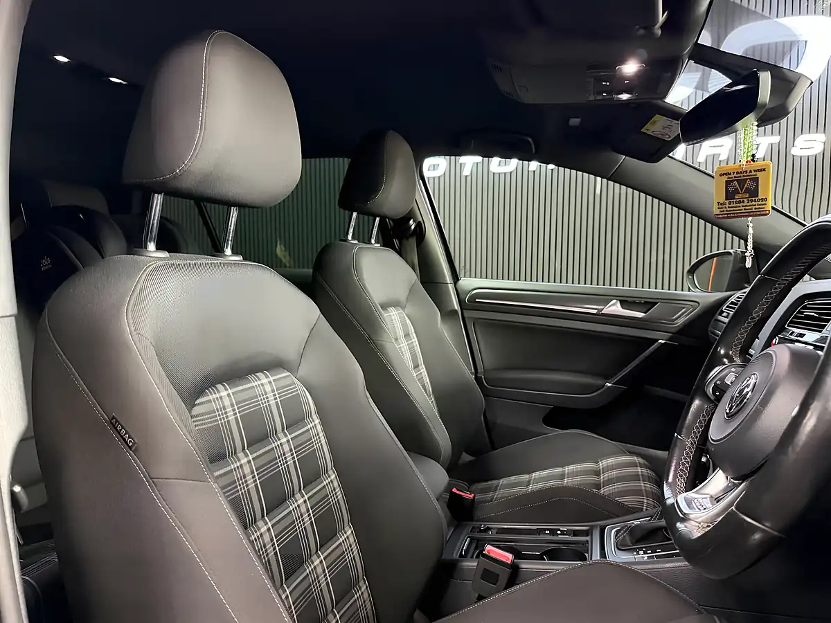 Used 2017 Volkswagen Golf Gtd Black - Interior and Exterior details 10