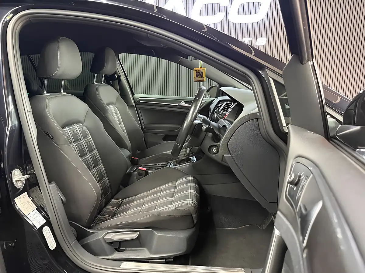 Used 2017 Volkswagen Golf Gtd Black - Interior and Exterior details 9