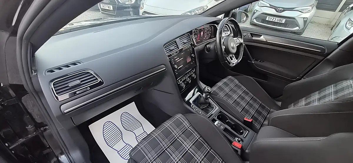 Used 2017 Volkswagen Golf Gtd Black - Interior and Exterior details 19