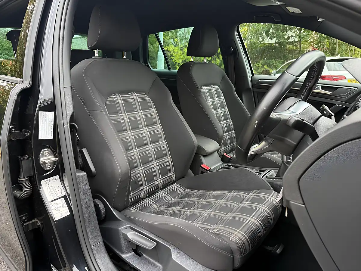 Used 2017 Volkswagen Golf Gtd Black - Interior and Exterior details 10