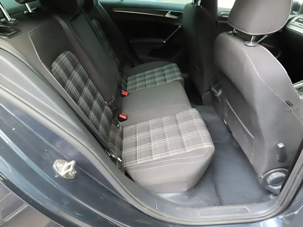 Used 2017 Volkswagen Golf Gtd Blue - Interior and Exterior details 4