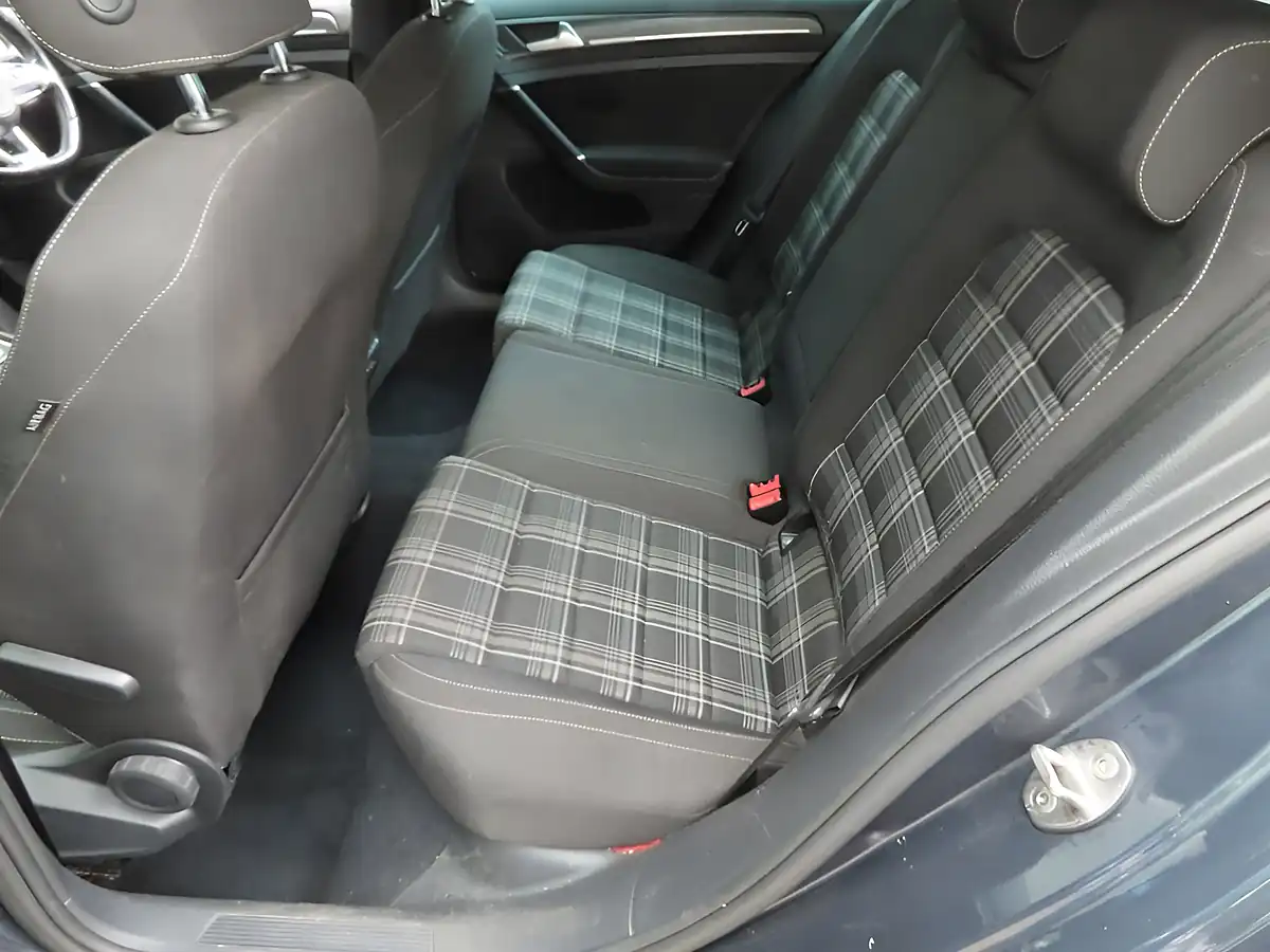 Used 2017 Volkswagen Golf Gtd Blue - Interior and Exterior details 8