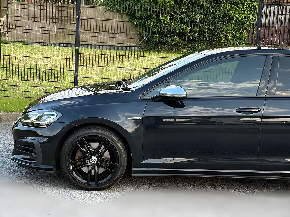 Used 2017 Volkswagen Golf Gtd Blueline Black - Interior and Exterior details 10