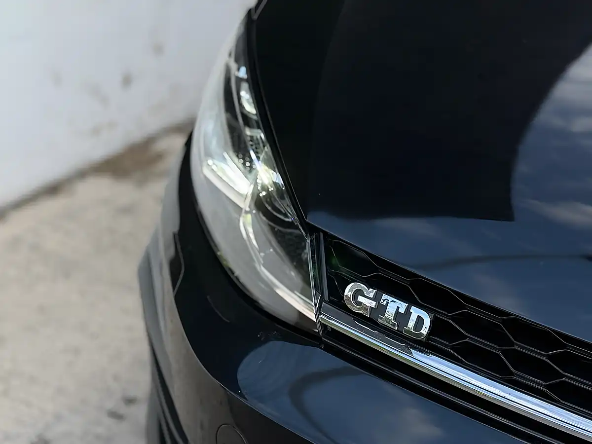 Used 2017 Volkswagen Golf Gtd Blueline Black - Interior and Exterior details 19