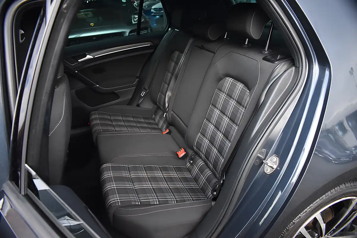 Used 2017 Volkswagen Golf Gtd Blueline Isaac Blue - Interior and Exterior details 11