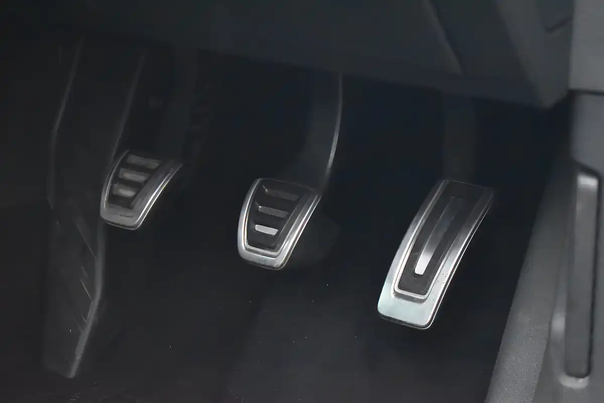 Used 2017 Volkswagen Golf Gtd Blueline Isaac Blue - Interior and Exterior details 15