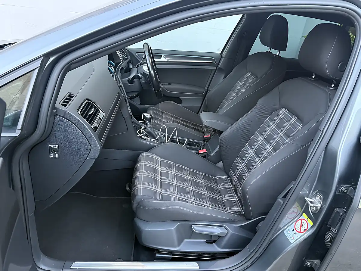 Used 2017 Volkswagen Golf Gtd Grey - Interior and Exterior details 10