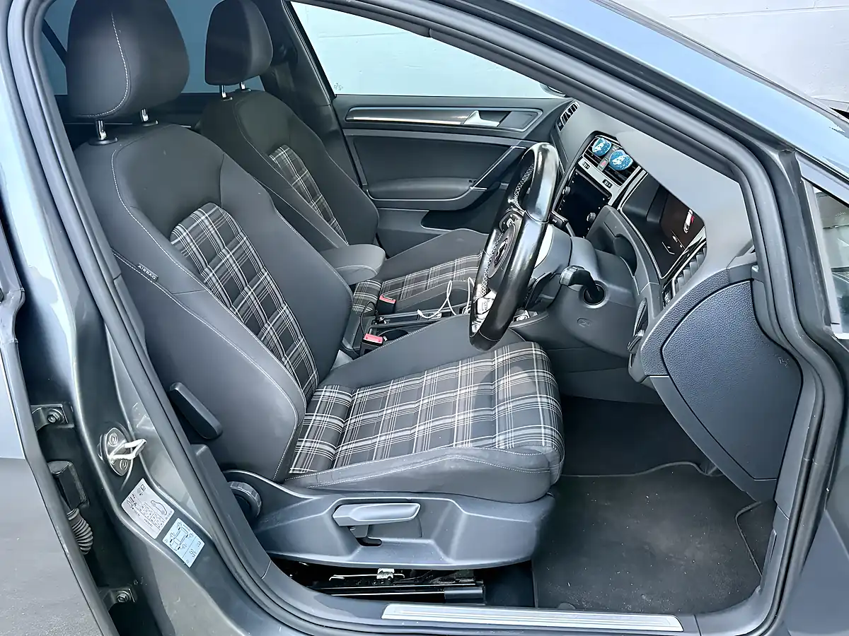 Used 2017 Volkswagen Golf Gtd Grey - Interior and Exterior details 12
