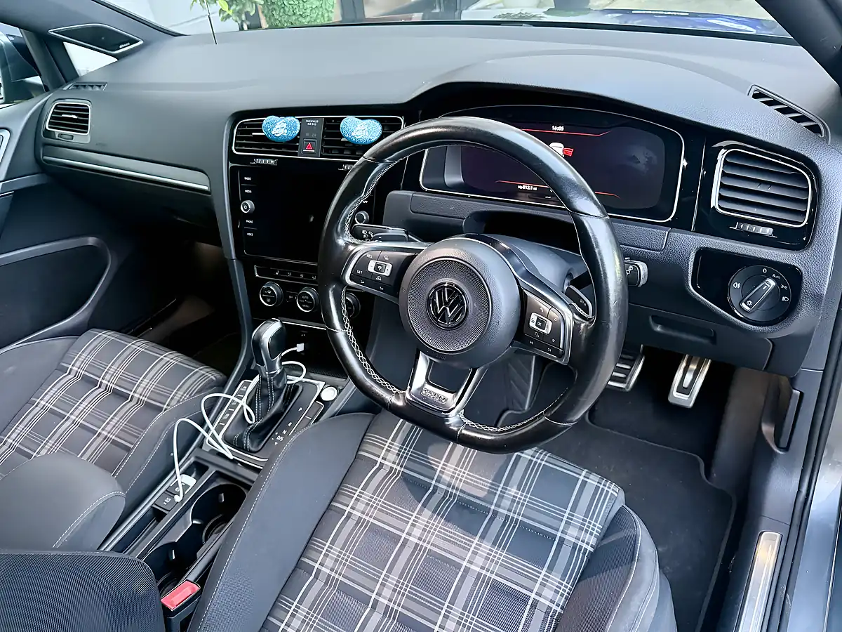 Used 2017 Volkswagen Golf Gtd Grey - Interior and Exterior details 15