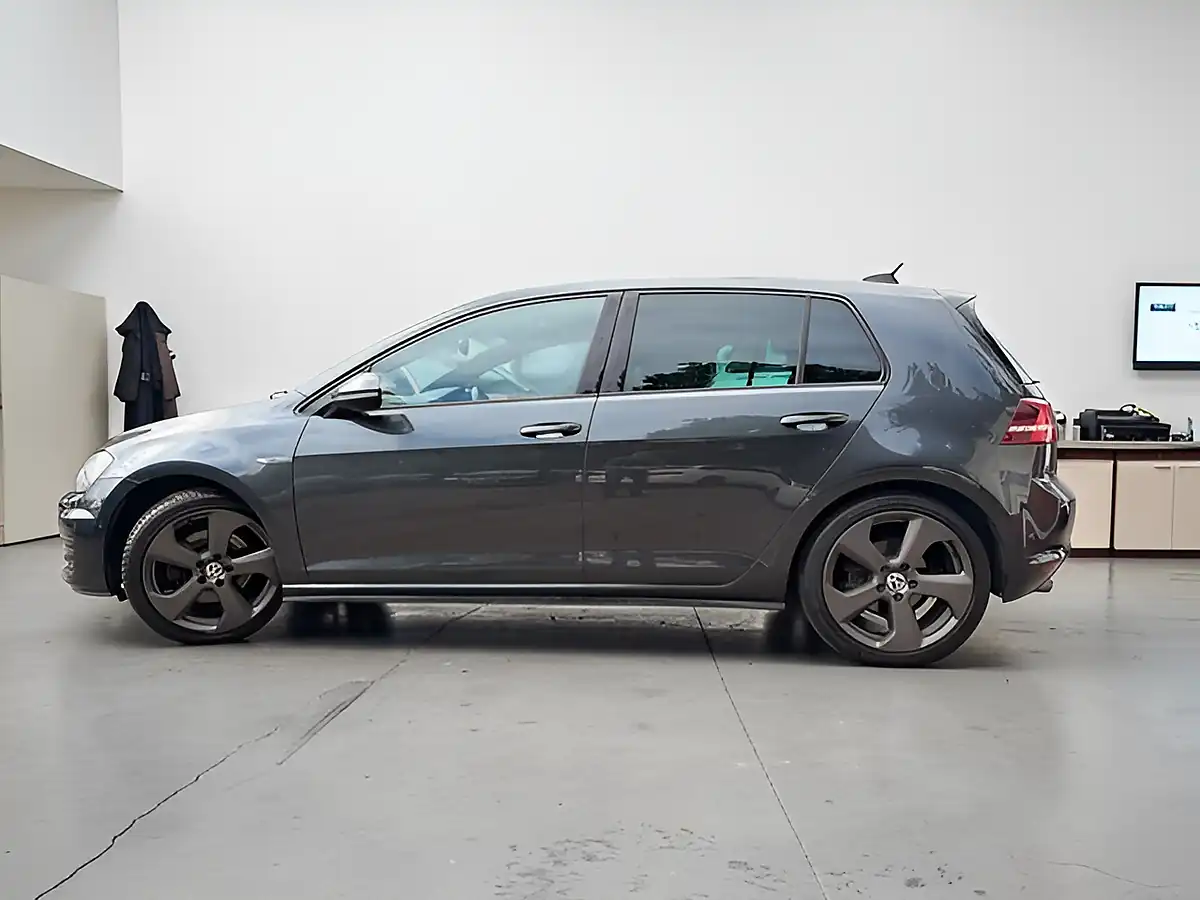 Used 2017 Volkswagen Golf Gtd Grey - Interior and Exterior details 3