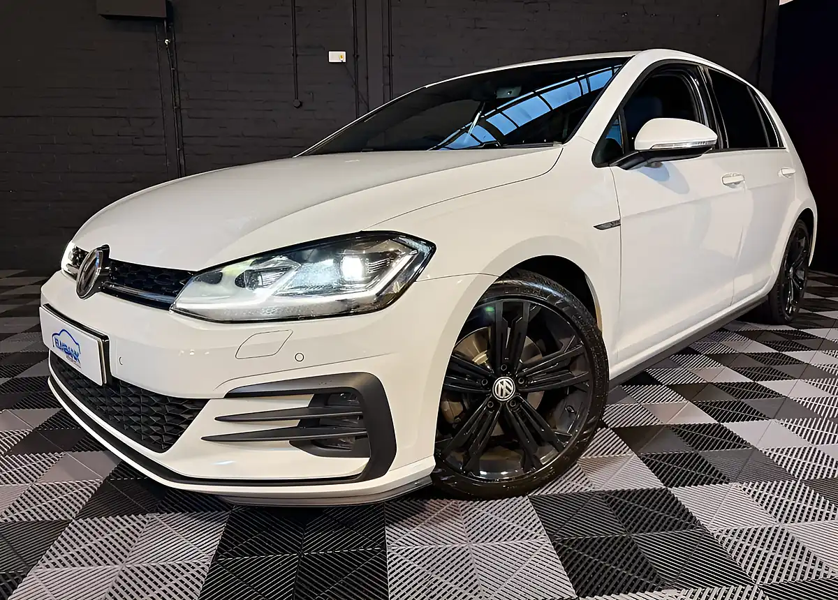Used 2017 Volkswagen Golf Gtd Oryx White - Front View