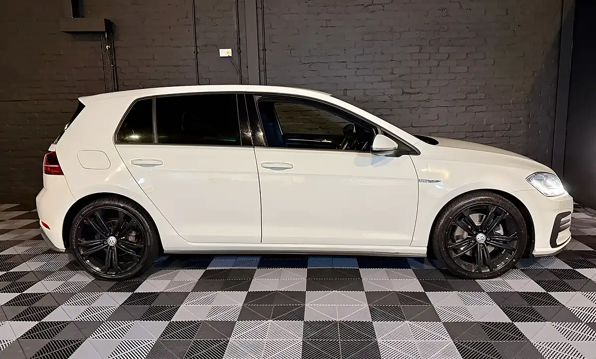 Used 2017 Volkswagen Golf Gtd Oryx White - Interior and Exterior details 14