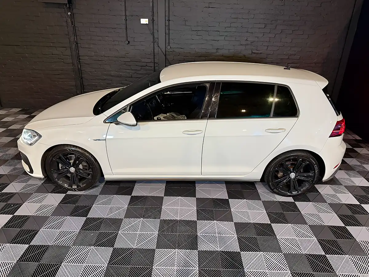 Used 2017 Volkswagen Golf Gtd Oryx White - Interior and Exterior details 4