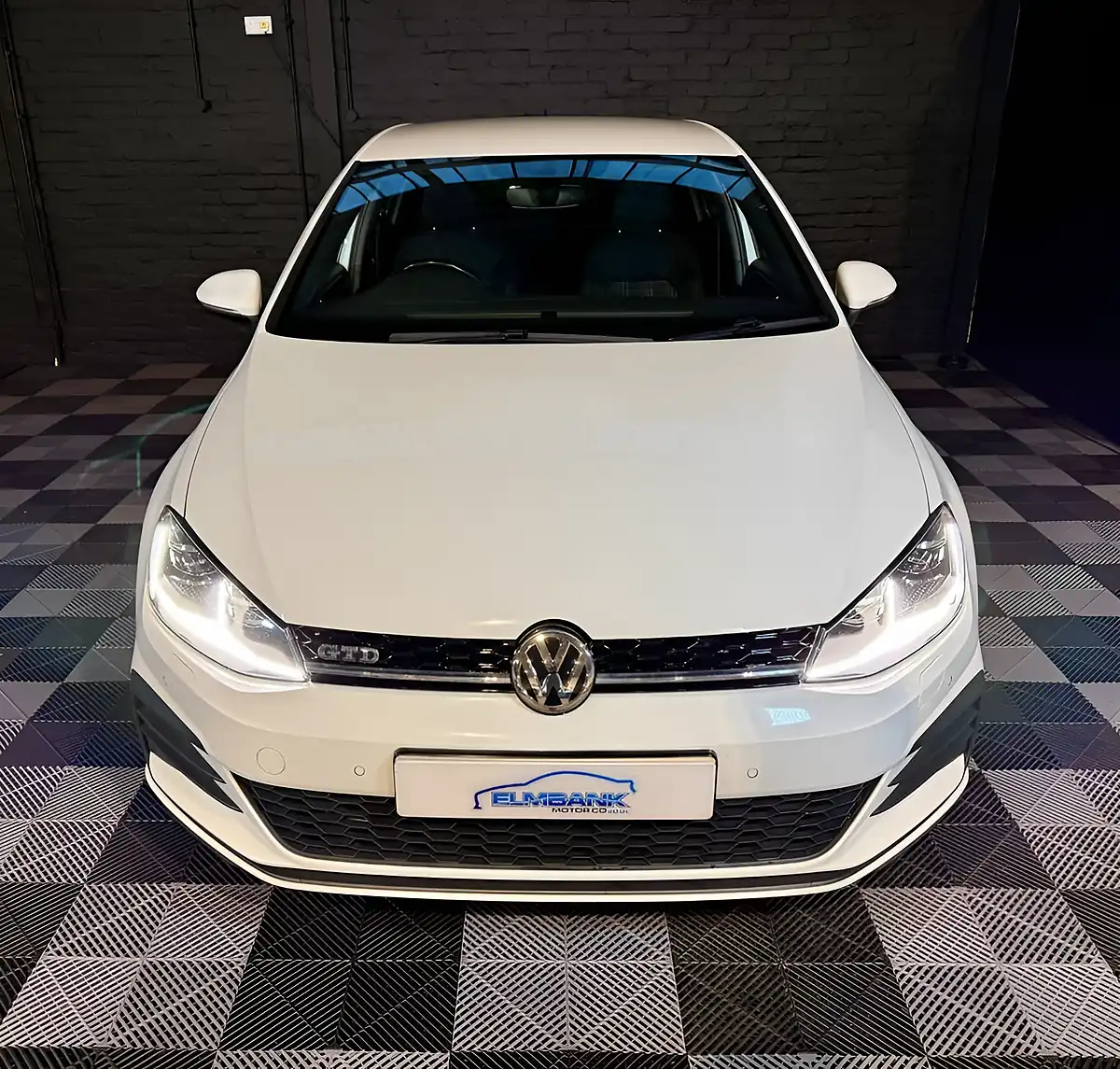 Used 2017 Volkswagen Golf Gtd Oryx White - Interior and Exterior details 5