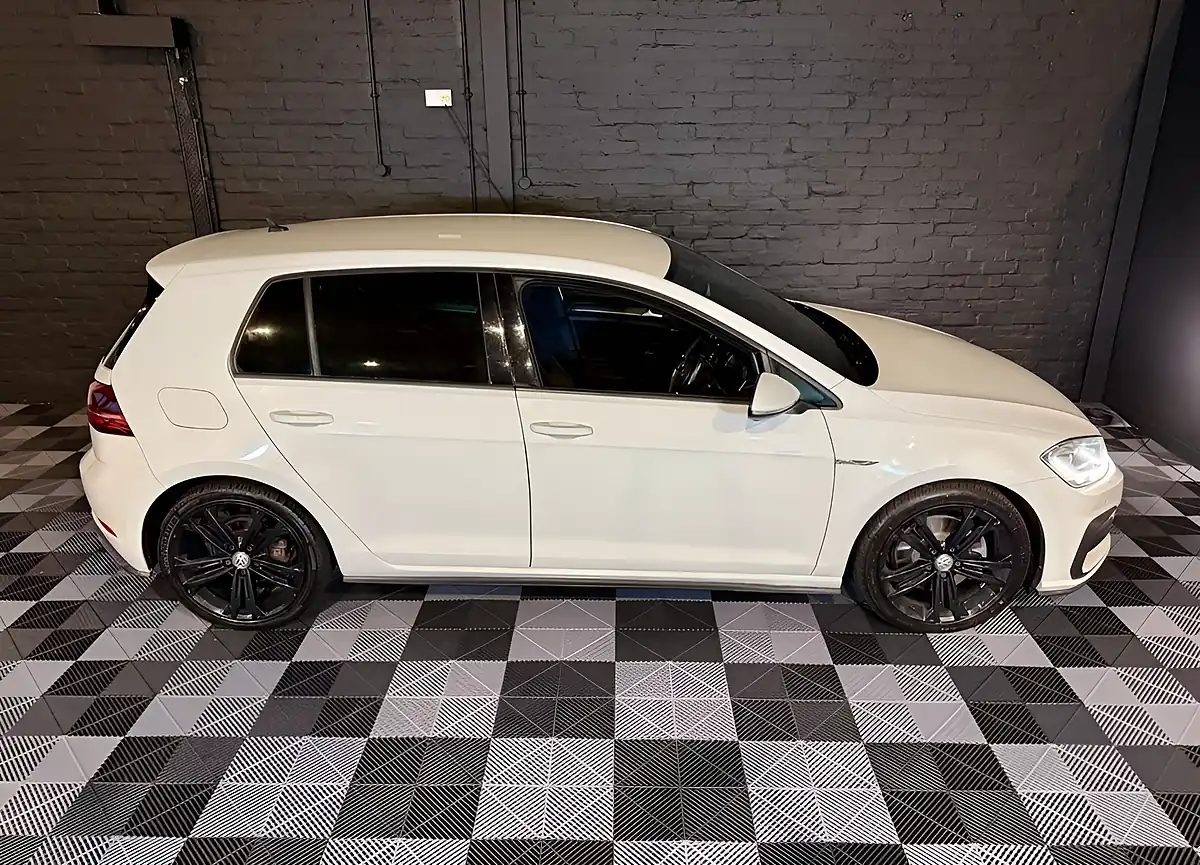 Used 2017 Volkswagen Golf Gtd Oryx White - Interior and Exterior details 7