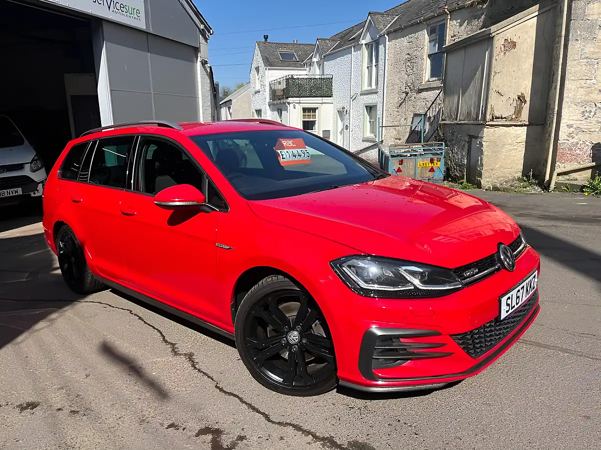 Used 2017 Volkswagen Golf Gtd Red - Front View