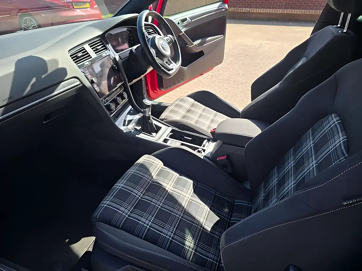 Used 2017 Volkswagen Golf Gtd Red - Interior and Exterior details 12
