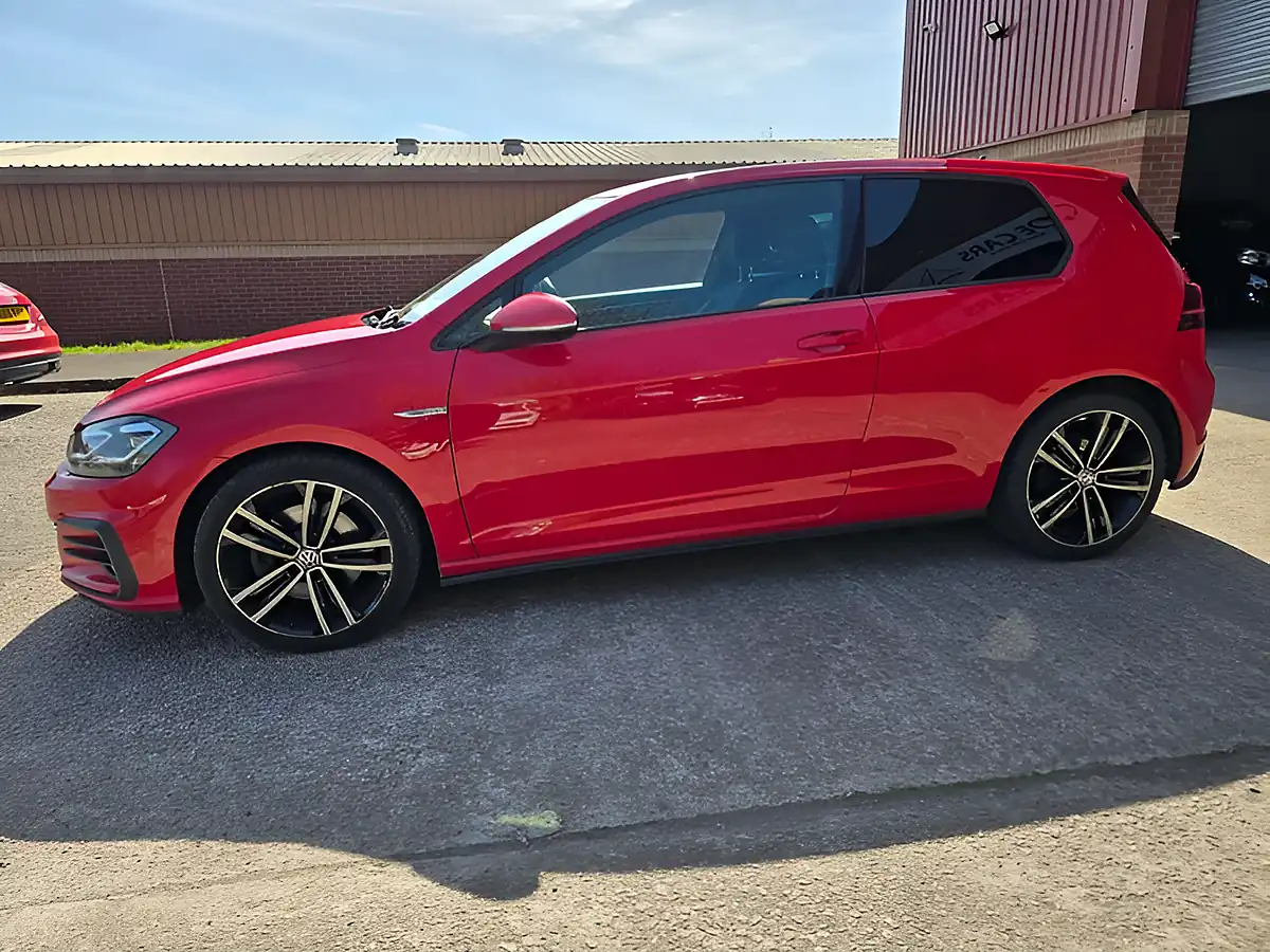 Used 2017 Volkswagen Golf Gtd Red - Interior and Exterior details 5