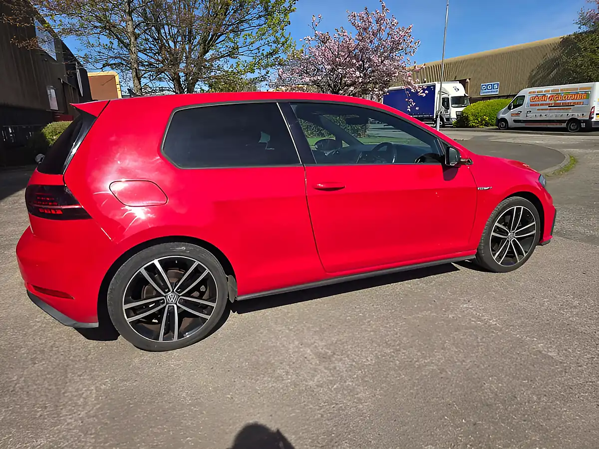 Used 2017 Volkswagen Golf Gtd Red - Interior and Exterior details 6
