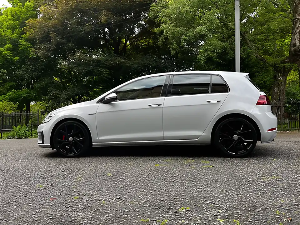 Used 2017 Volkswagen Golf Gtd Silver - Interior and Exterior details 14