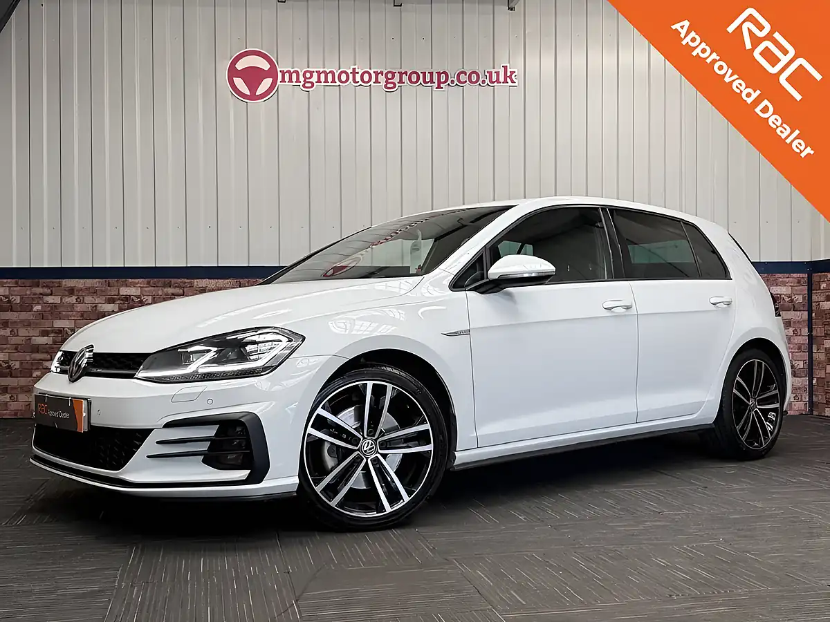 Used 2017 Volkswagen Golf Gtd White - Front View