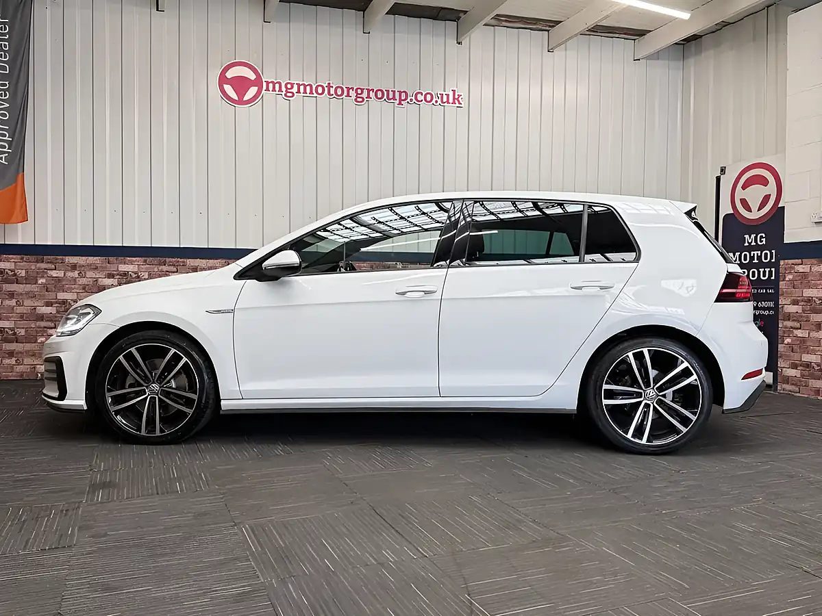 Used 2017 Volkswagen Golf Gtd White - Interior and Exterior details 12
