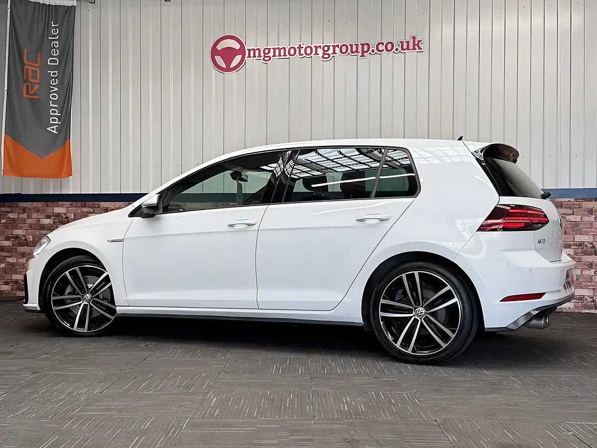 Used 2017 Volkswagen Golf Gtd White - Interior and Exterior details 13