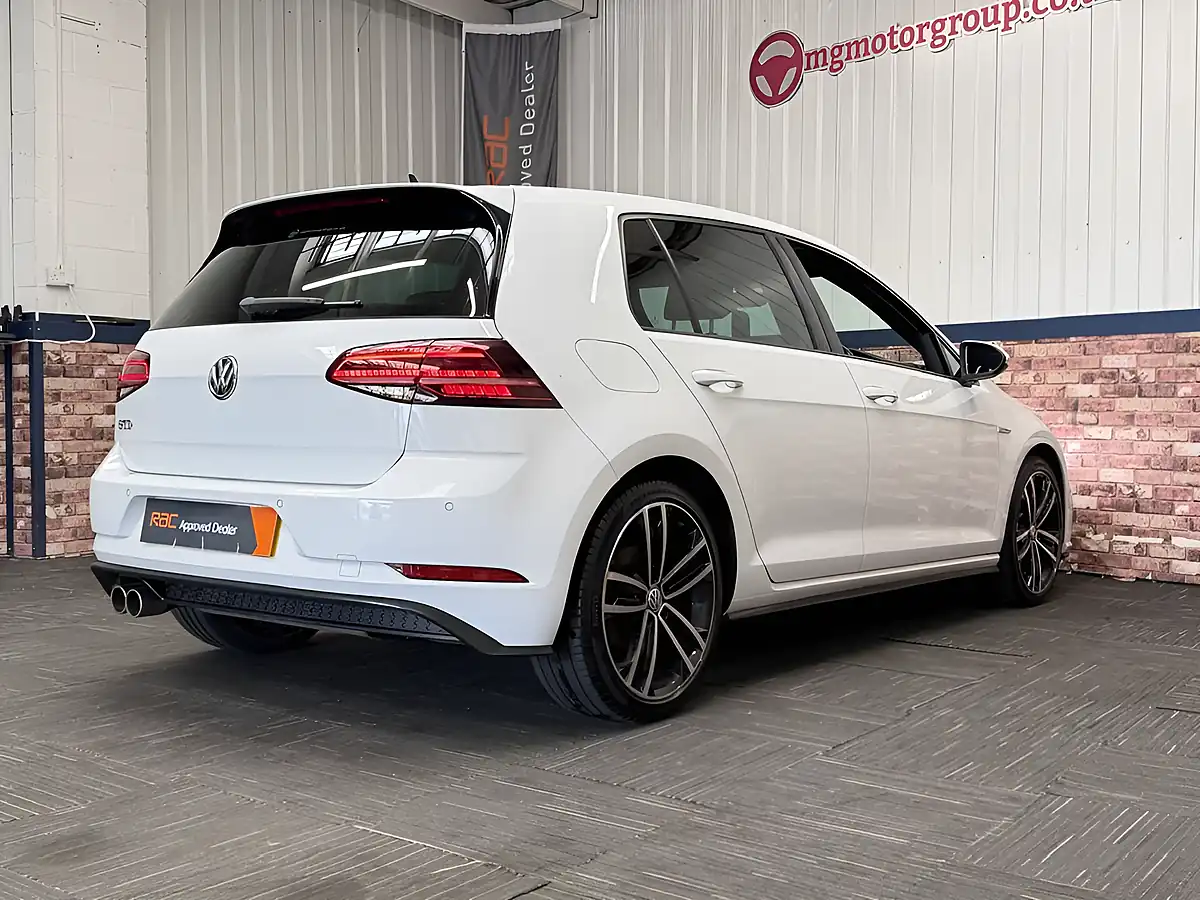 Used 2017 Volkswagen Golf Gtd White - Interior and Exterior details 16