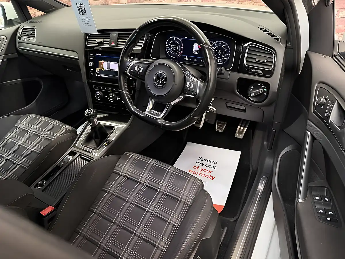 Used 2017 Volkswagen Golf Gtd White - Interior and Exterior details 5