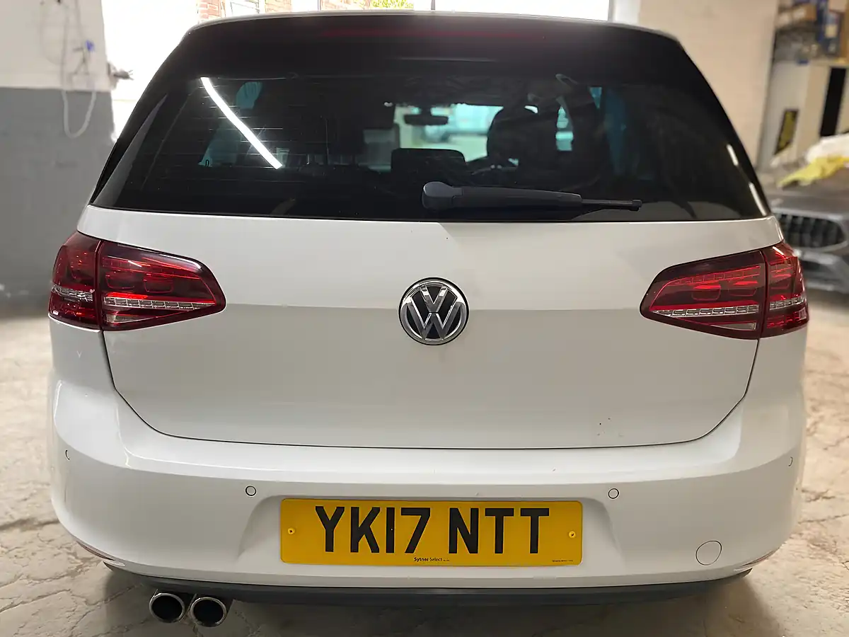 Used 2017 Volkswagen Golf Gtd White - Interior and Exterior details 10