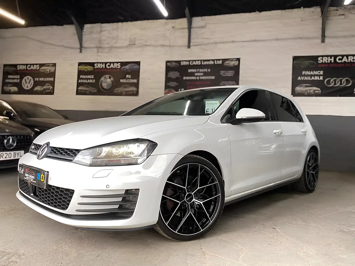 Used 2017 Volkswagen Golf Gtd White - Interior and Exterior details 3