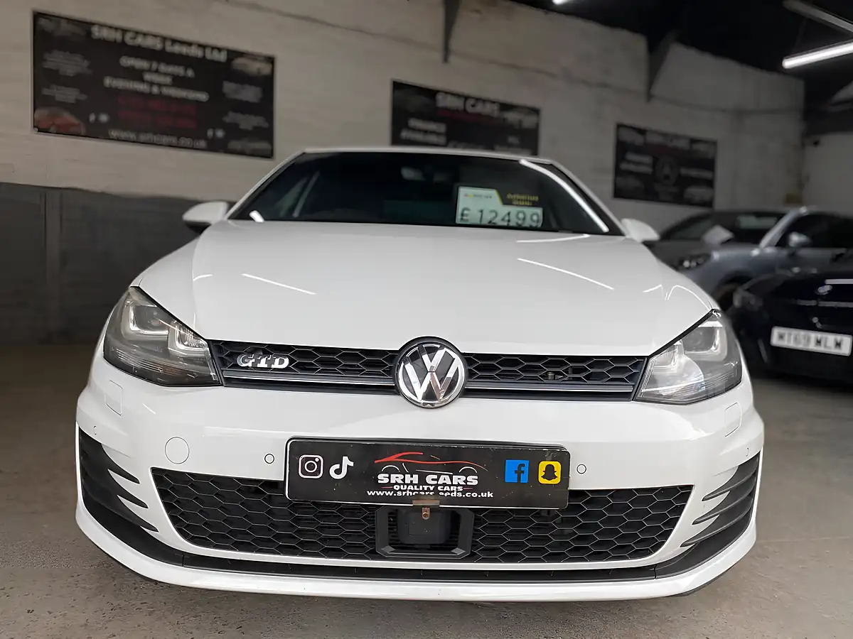 Used 2017 Volkswagen Golf Gtd White - Interior and Exterior details 7