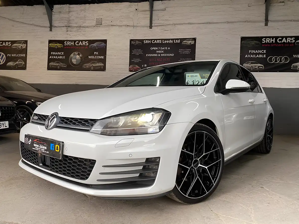 Used 2017 Volkswagen Golf Gtd White - Interior and Exterior details 8