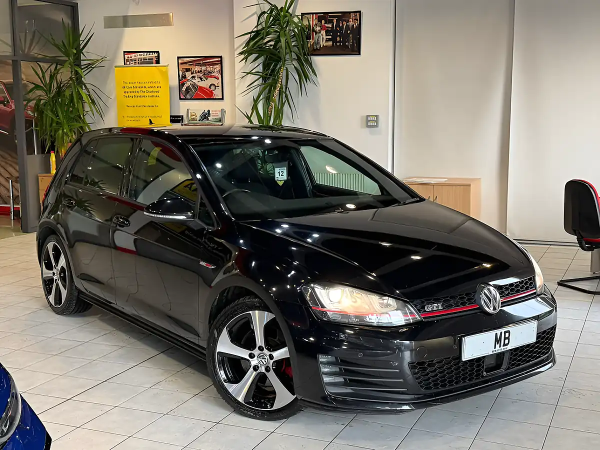 Used 2017 Volkswagen Golf GTI Black - Front View