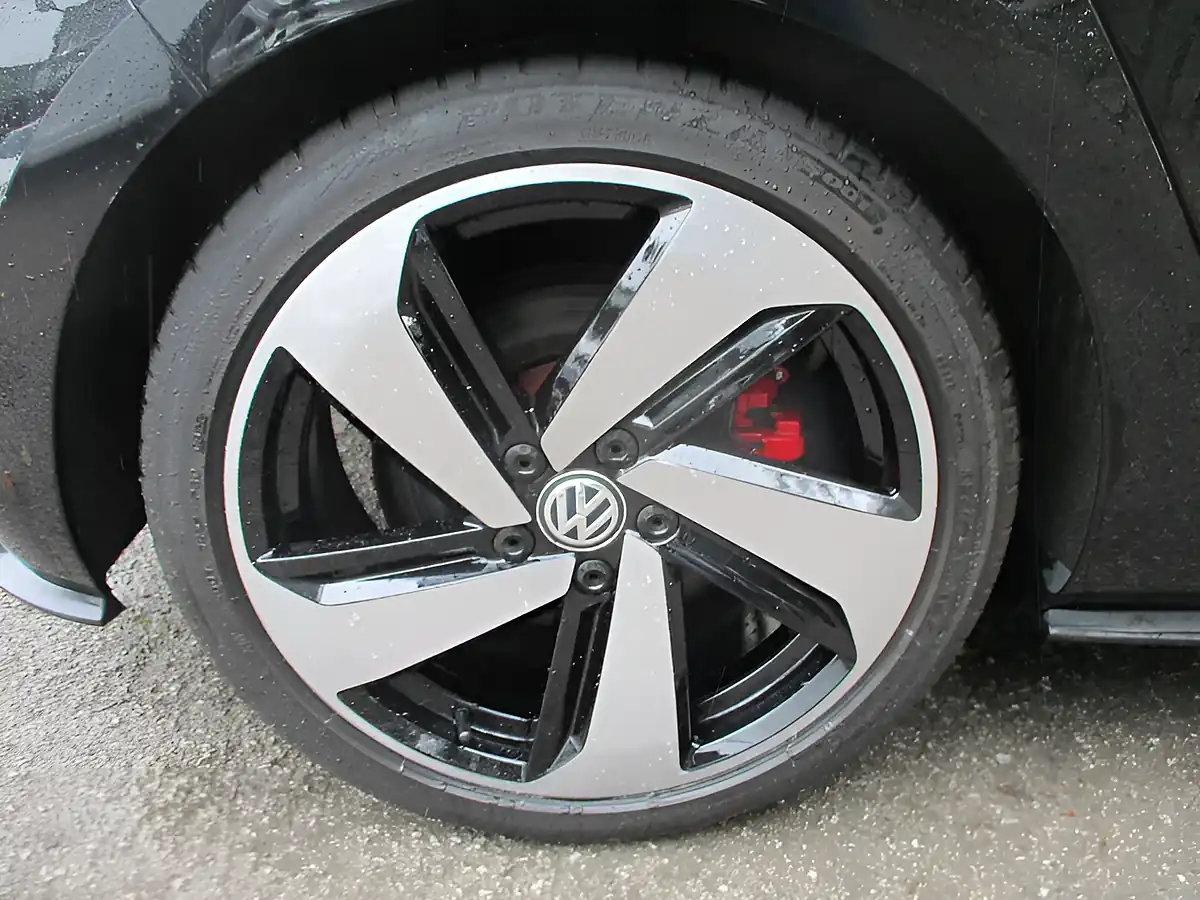 Used 2017 Volkswagen Golf GTI Black - Interior and Exterior details 11