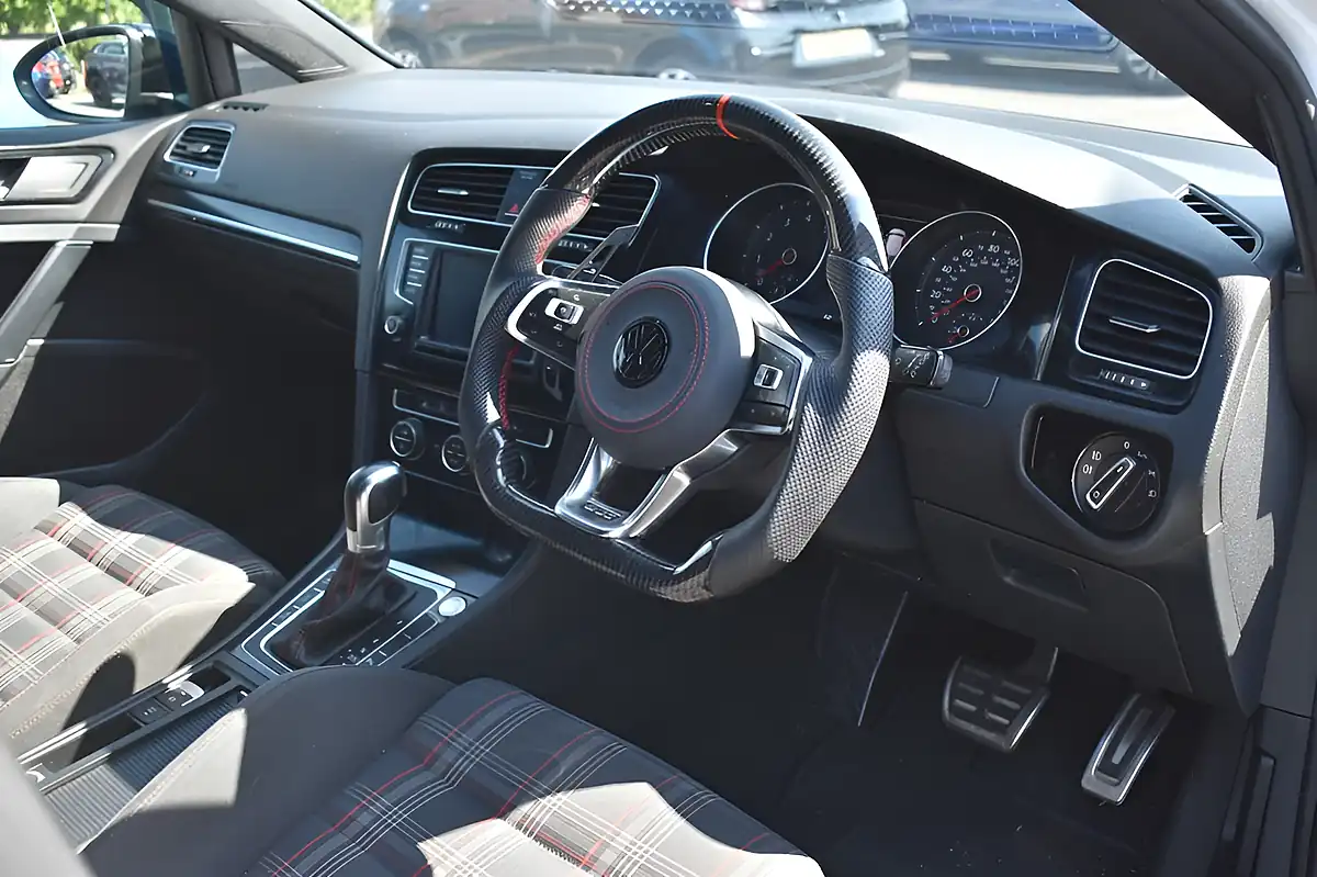 Used 2017 Volkswagen Golf GTI Bluemotion Tech White - Interior and Exterior details 10