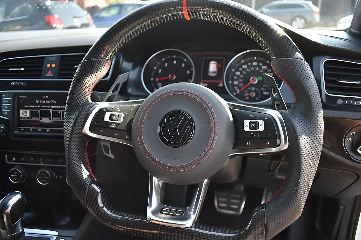 Used 2017 Volkswagen Golf GTI Bluemotion Tech White - Interior and Exterior details 11
