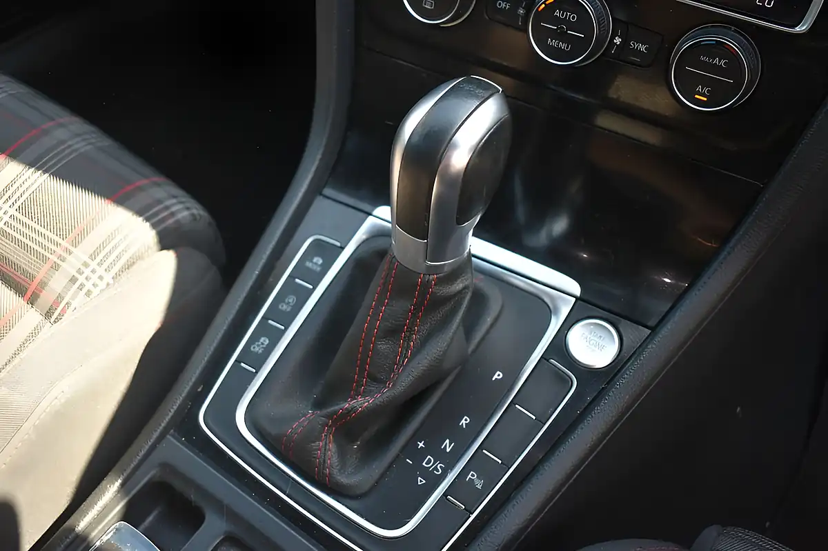 Used 2017 Volkswagen Golf GTI Bluemotion Tech White - Interior and Exterior details 14
