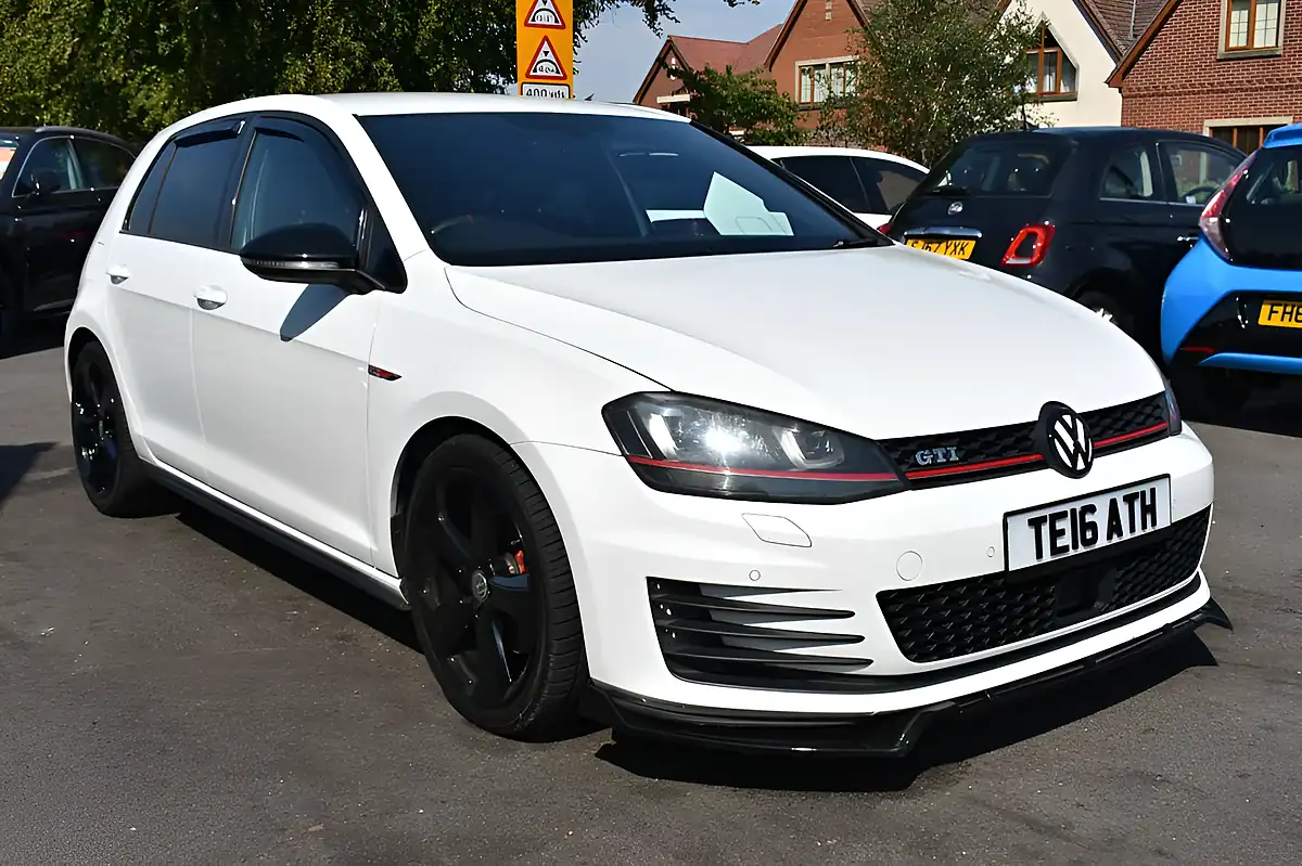 Used 2017 Volkswagen Golf GTI Bluemotion Tech White - Interior and Exterior details 2
