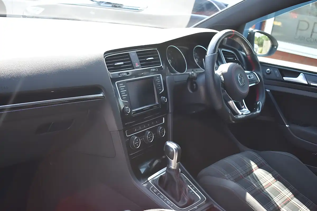 Used 2017 Volkswagen Golf GTI Bluemotion Tech White - Interior and Exterior details 7
