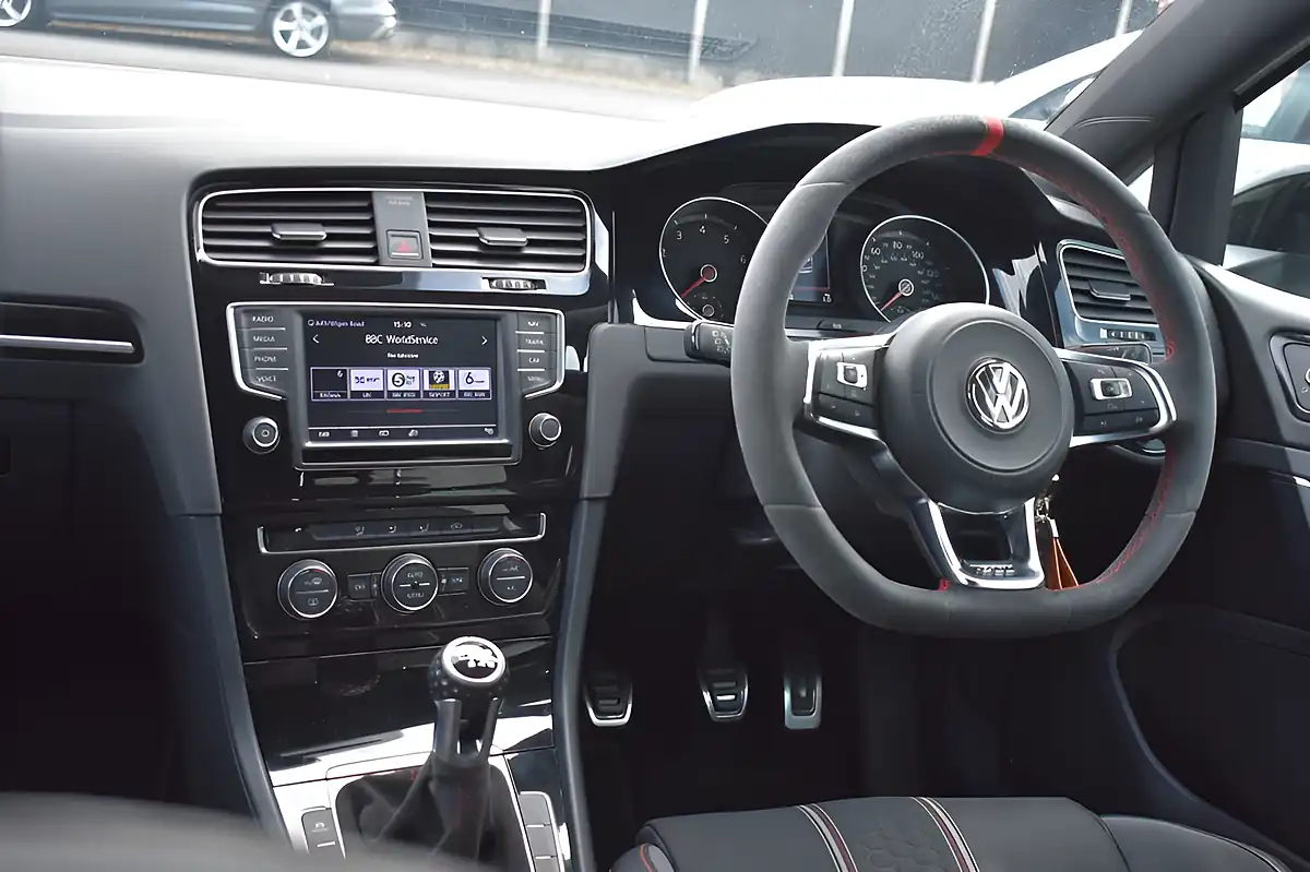 Used 2017 Volkswagen Golf GTI Clubsport 40 White - Interior and Exterior details 14
