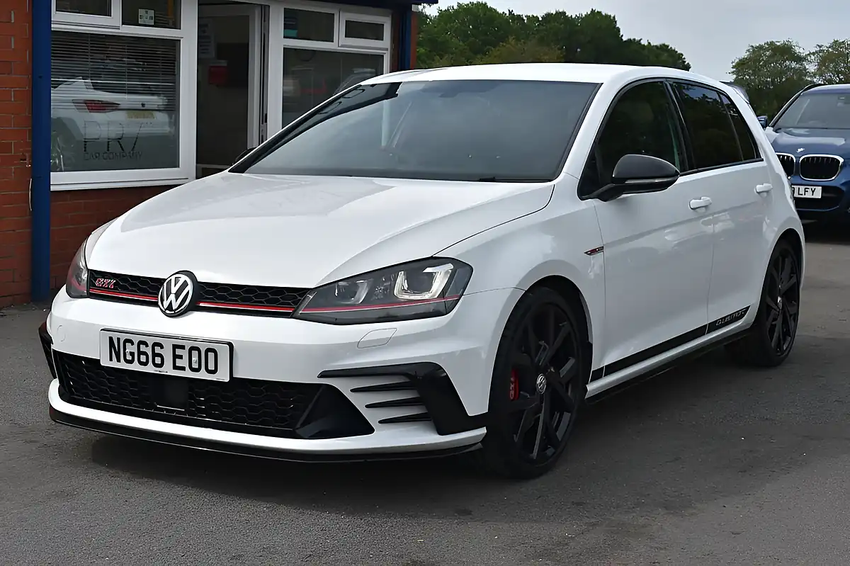 Used 2017 Volkswagen Golf GTI Clubsport 40 White - Interior and Exterior details 3