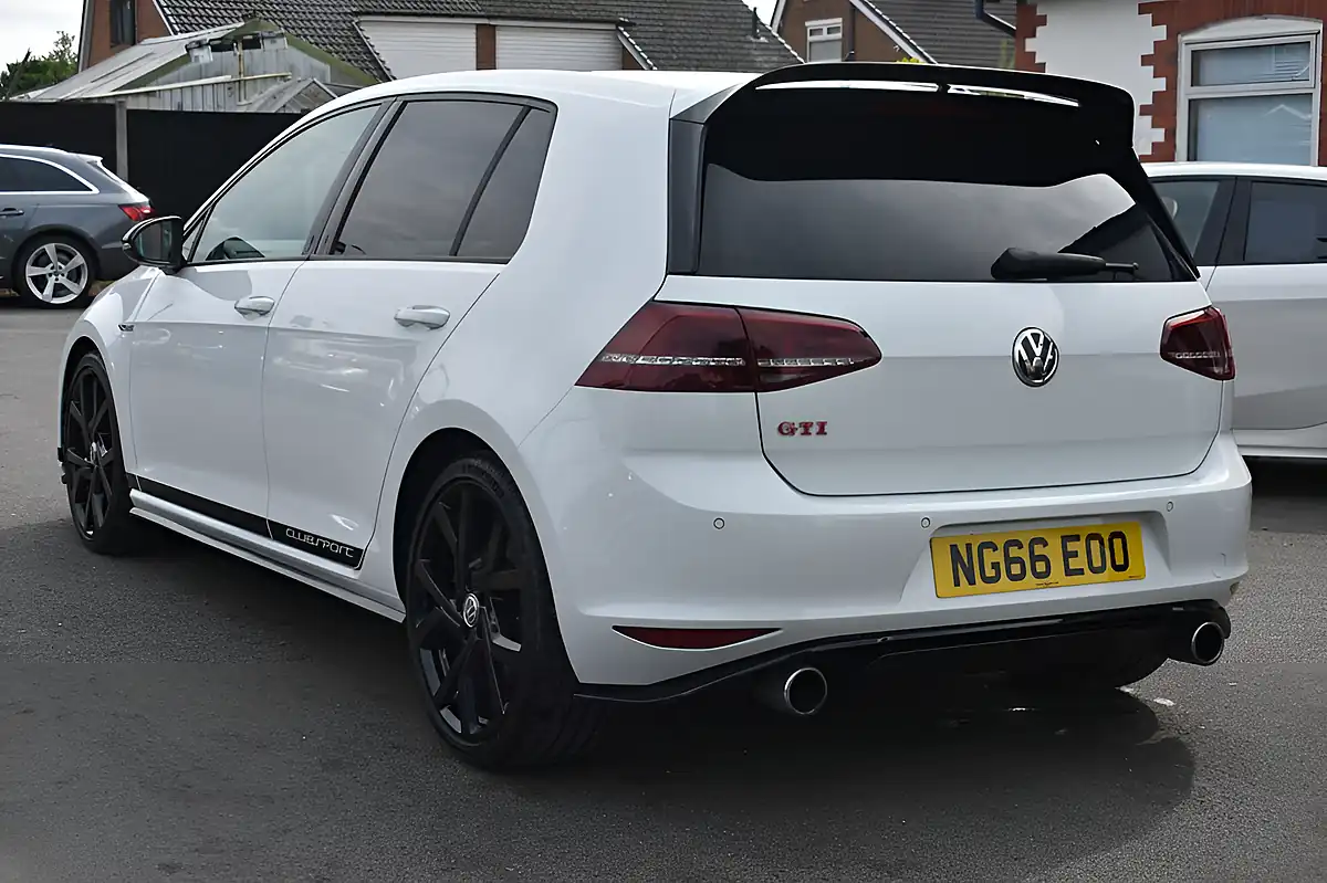 Used 2017 Volkswagen Golf GTI Clubsport 40 White - Interior and Exterior details 4