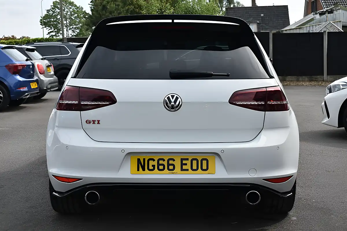 Used 2017 Volkswagen Golf GTI Clubsport 40 White - Interior and Exterior details 5