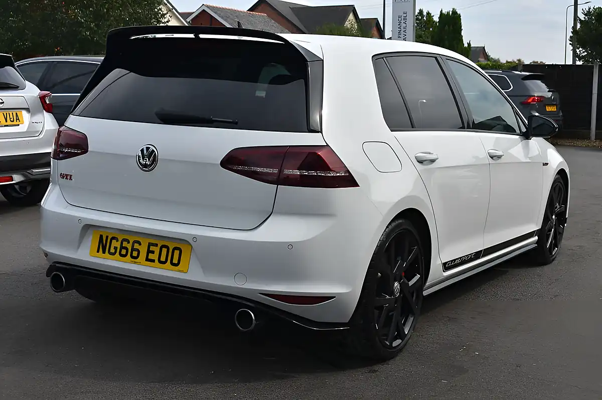 Used 2017 Volkswagen Golf GTI Clubsport 40 White - Interior and Exterior details 6