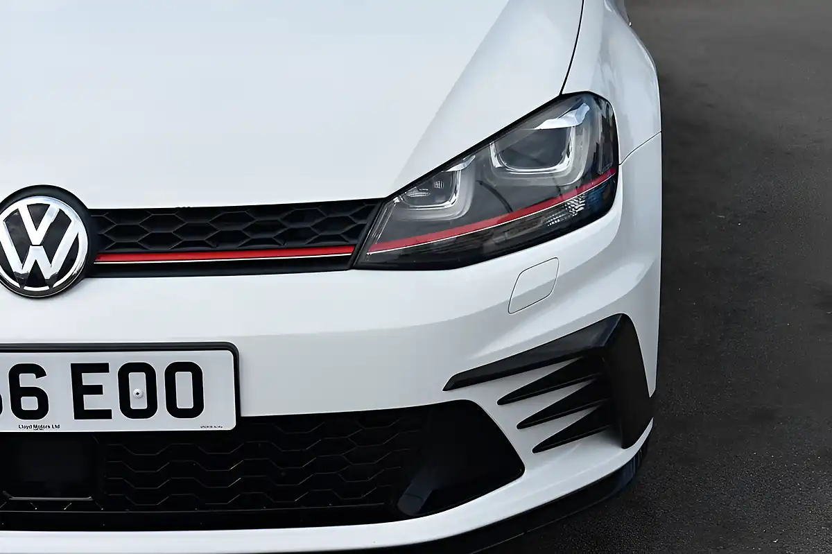 Used 2017 Volkswagen Golf GTI Clubsport 40 White - Interior and Exterior details 8
