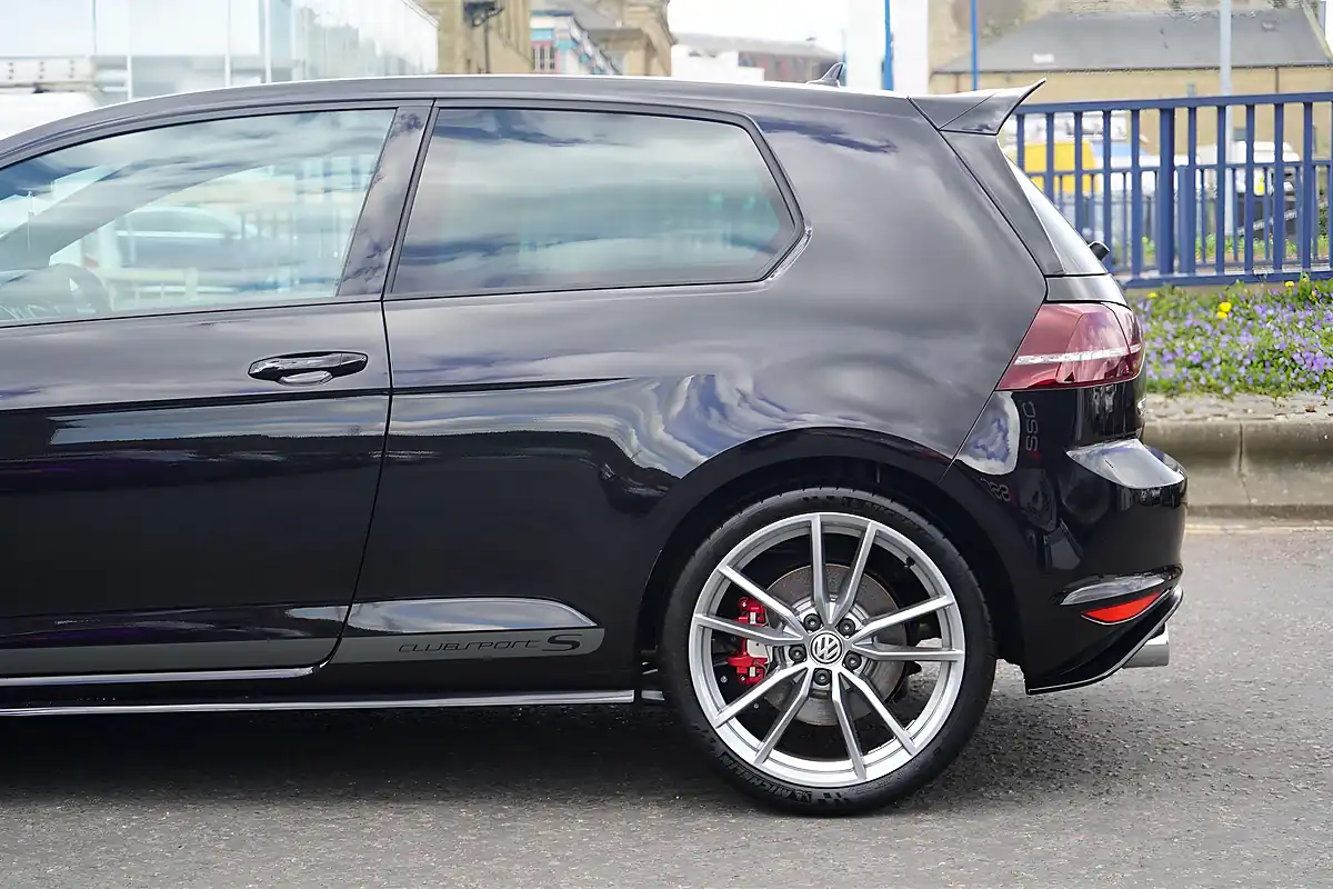 Used 2017 Volkswagen Golf GTI Clubsport S Black - Interior and Exterior details 12