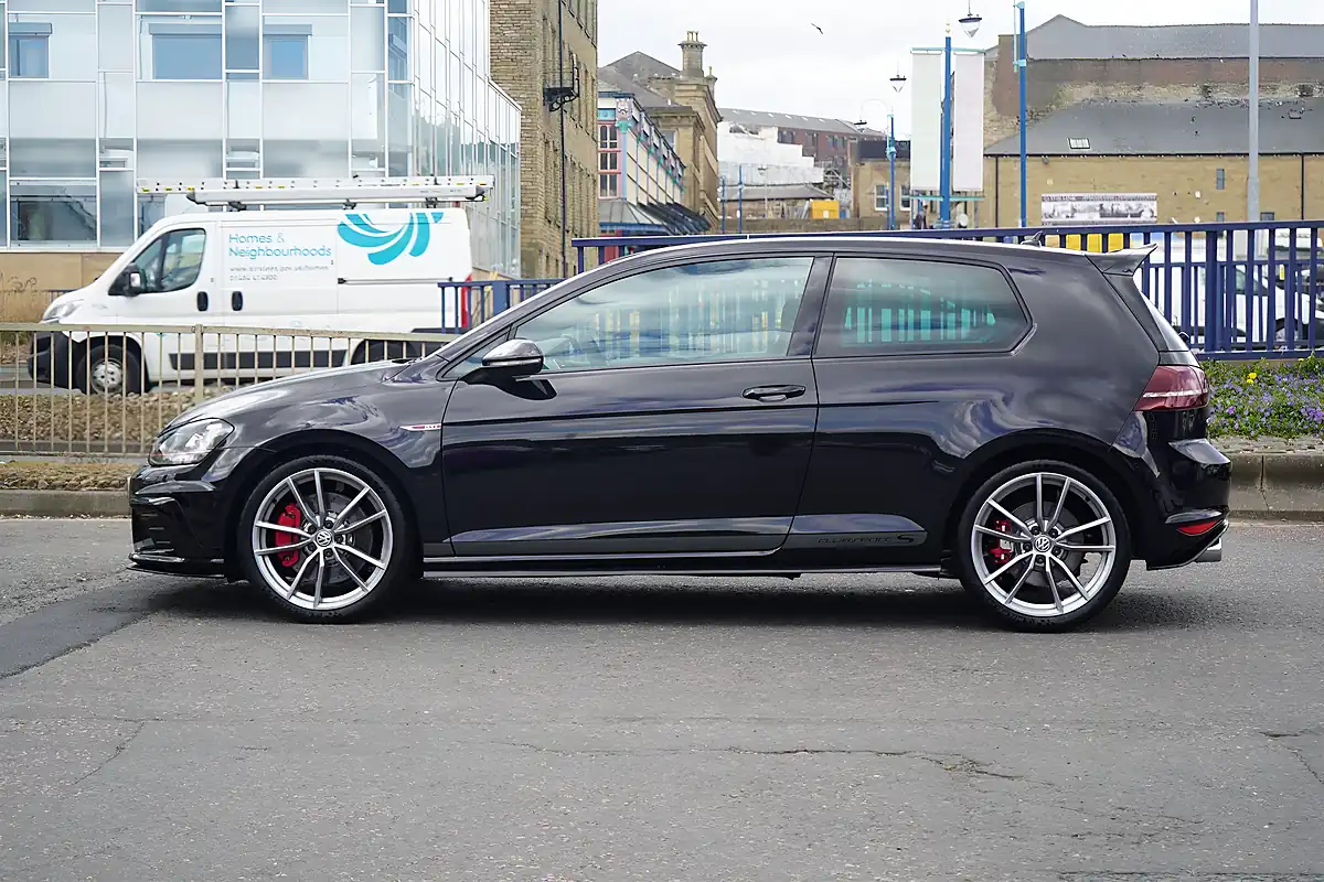 Used 2017 Volkswagen Golf GTI Clubsport S Black - Interior and Exterior details 7