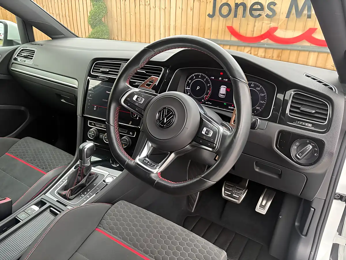 Used 2017 Volkswagen Golf GTI Performance White - Interior and Exterior details 13