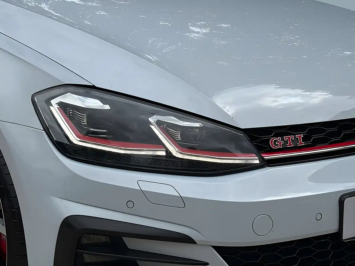 Used 2017 Volkswagen Golf GTI Performance White Silver - Interior and Exterior details 5